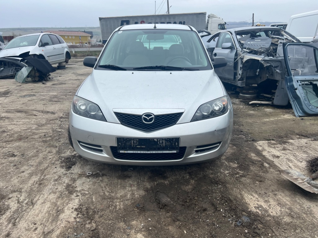 Vas lichid parbriz Mazda 2 2007 Hatchback 1,4 hdi