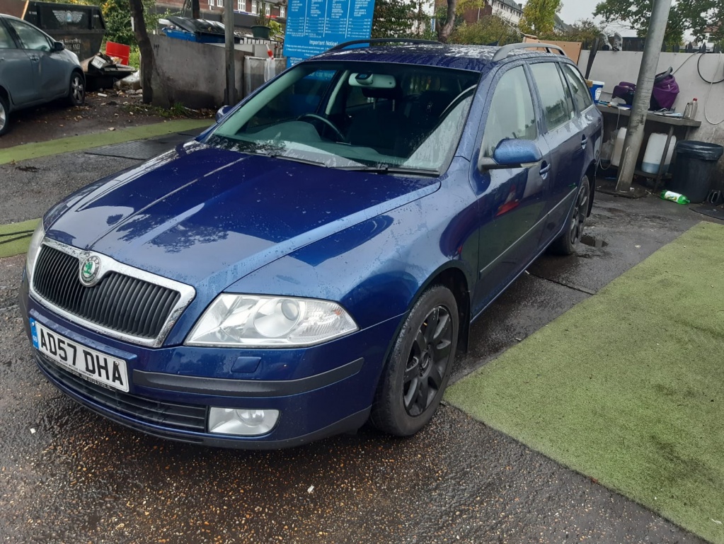 Vas lichid parbriz Skoda Octavia II 2007