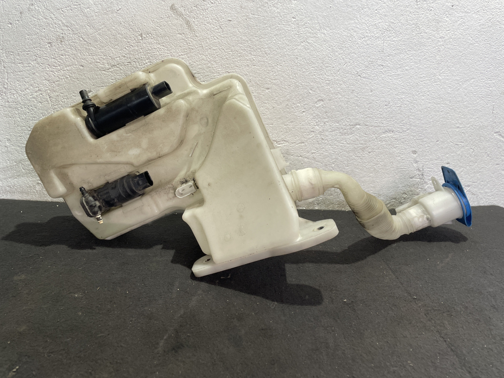 Vas lichid parbriz strop gel Seat Leon 3 , 2.0TDI Manual Led sedan 2015 (5Q0955449Q)