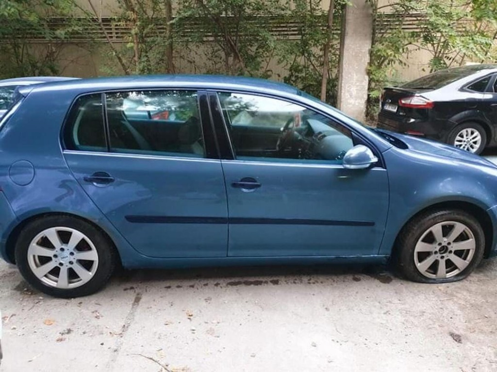 Vas lichid parbriz Volkswagen Golf 5 2007 Hatchback 1.9 TDI