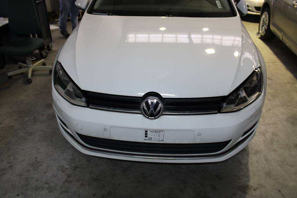 Vas lichid parbriz Volkswagen Golf 7 201