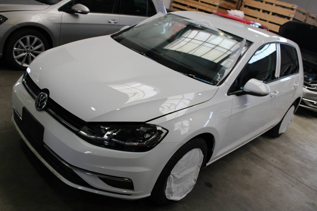Vas lichid parbriz Volkswagen Golf 7 201