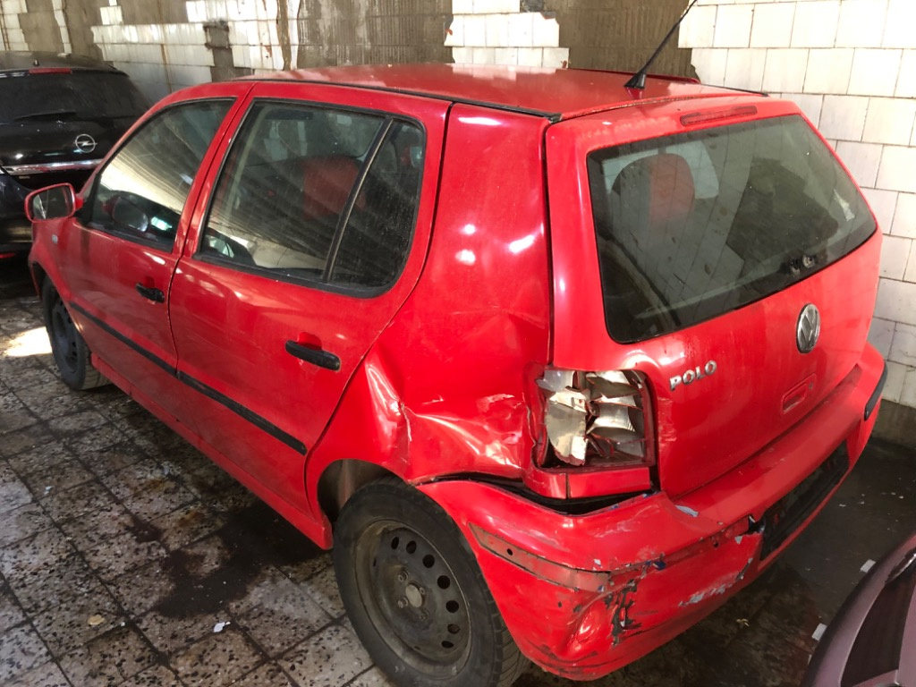 Vas lichid parbriz Volkswagen Polo 6N 20