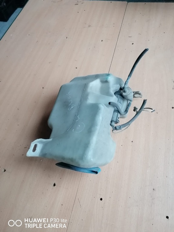Vas lichid parbriz VW Golf 4 Break