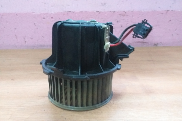 Ventilator aeroterma 8K1820021 8K1820021 Audi A5 8T [2007 - 2011] Coupe 2.7 TDI multitronic (190 hp) Culoare P5P5 LX7W
