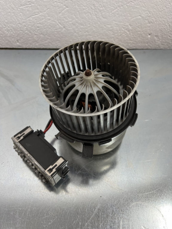 Ventilator aeroterma bord Audi A4 B8 Avant 2.0 TDI DPF Multitronic, 143cp sedan 2010 (cod intern: 79024)