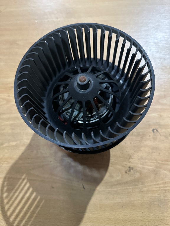 Ventilator aeroterma bord AV6N-18456-BA Ford Kuga 2 2014 (2012-2019)