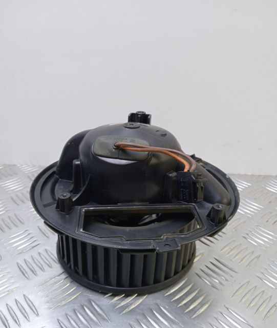 Ventilator bord / Aeroterma habitaclu 3C1820015E Volkswagen VW Golf 5 [2003 - 2009]