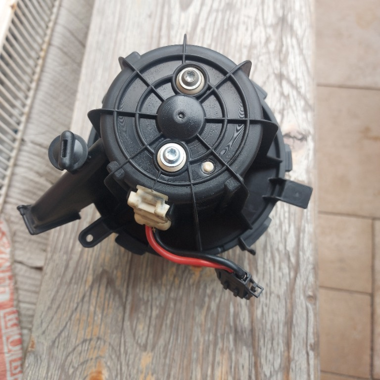 Ventilator bord habitaclu Audi A4 B8 A5 cod produs