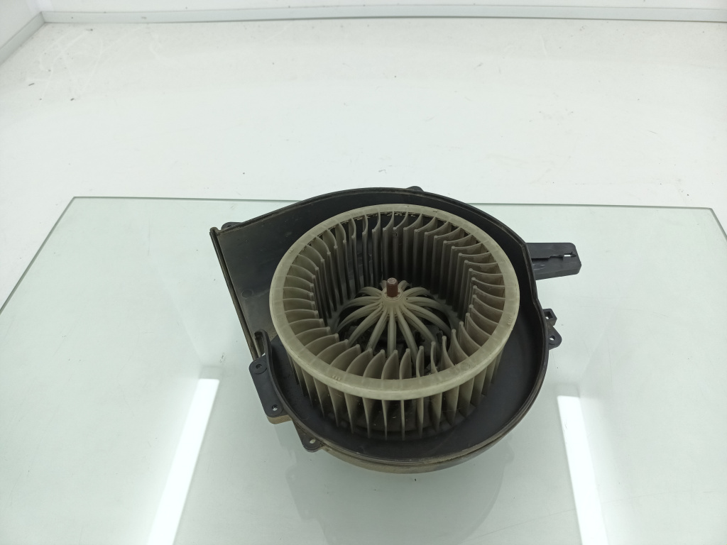 Ventilator bord VW POLO 9N AZQ / BME 2001-2007 D3-3-4 6Q1820015C DezP: 19826