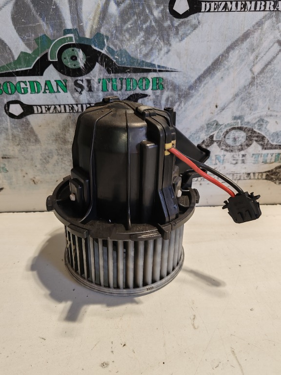 Ventilator habitaclu Audi A4 B8