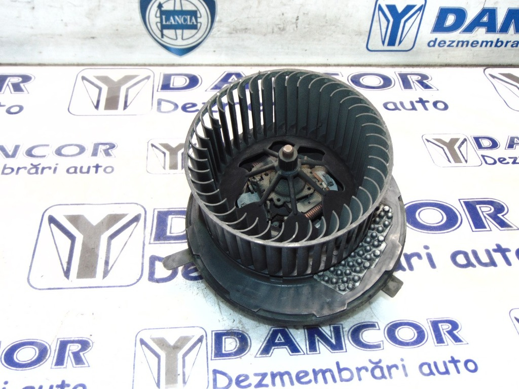 VENTILATOR HABITACLU CLIMA VW PASSAT B6 AN 2005/2010 COD 3C1820015T