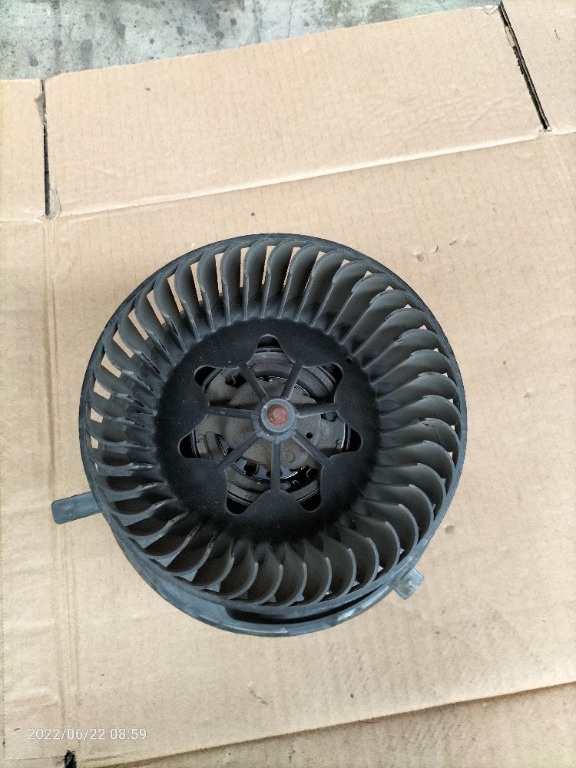 Ventilator habitaclu Skoda Octavia 2, 2008, cod piesa: 1K1820015P