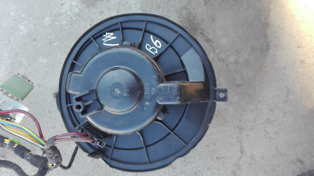 Ventilator habitaclu VW Passat B6