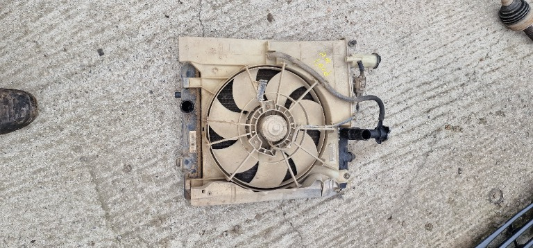 Ventilator racire motor Peugeot 107 2008 1.0 benzina