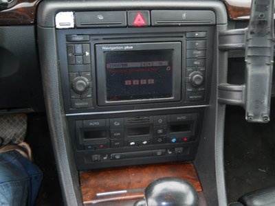 Vindem Navigatie Mare Audi A6 2000 2005