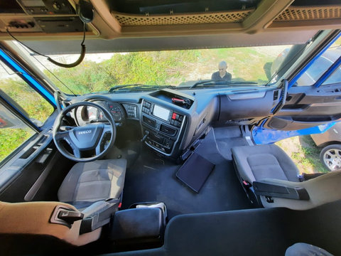 Volan airbag pasager frigider pat scaun sofer pe perna casetofon Iveco Stralis 460 EURO 6 450cp