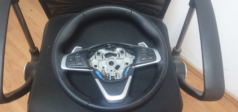 Volan Bmw X1 F48 X2 F39 cu padele