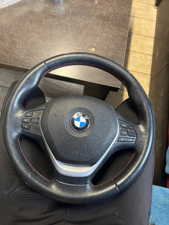 Volan cu airbag bmw seria 3/4 f30/f31/f32/f33/f36 Bmw Seria 3/4 F30/f31 F32/f33/f36 cod piesa 62560150D