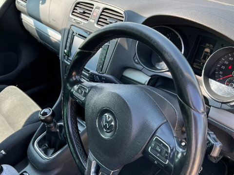Volan cu airbag si comenzi VW Golf 6 din 2008