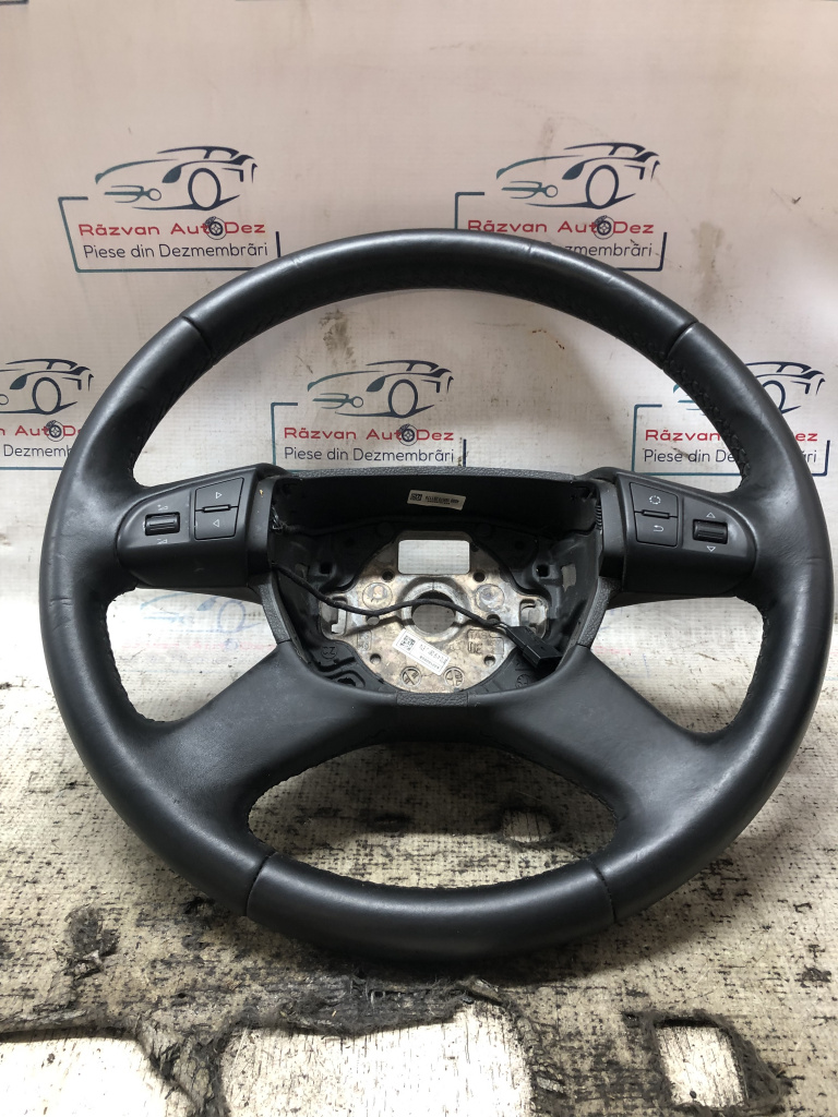 Volan cu comenzi Skoda Yeti 2010