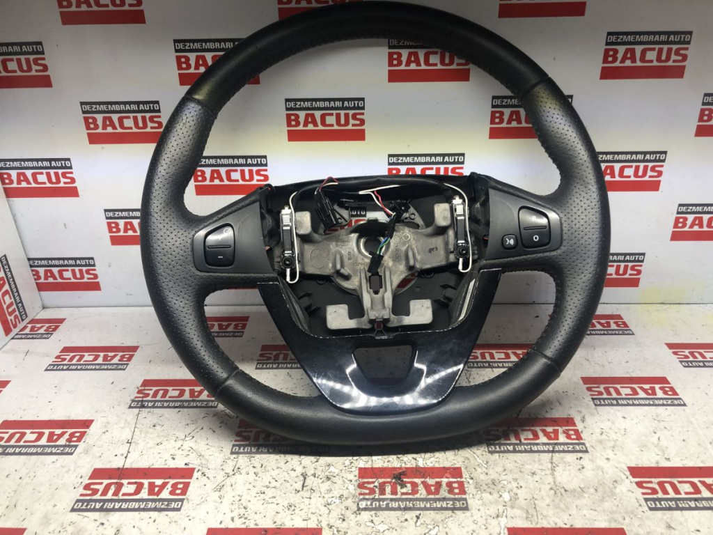 Volan Din Piele Cu Comenzi Renault Zoe An 2017 Cod : 484005406R