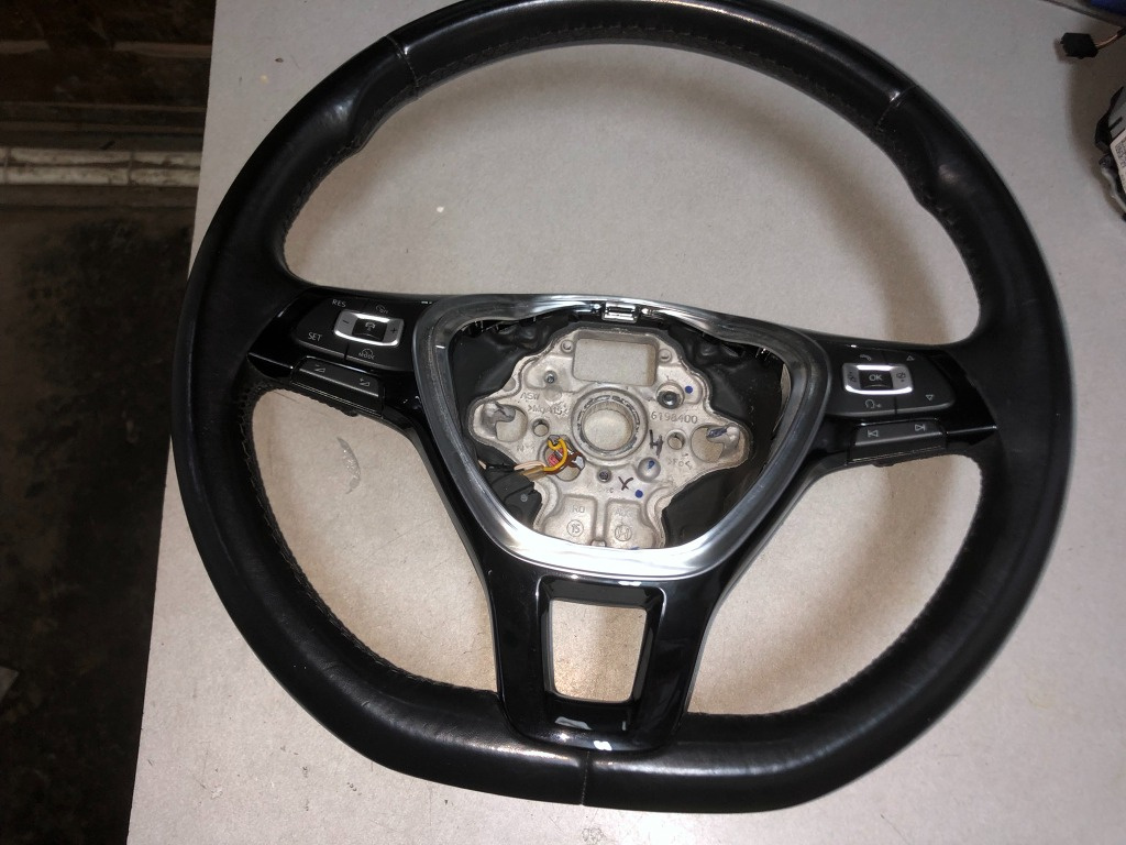 Volan din piele cu padele VW Passat B8 c