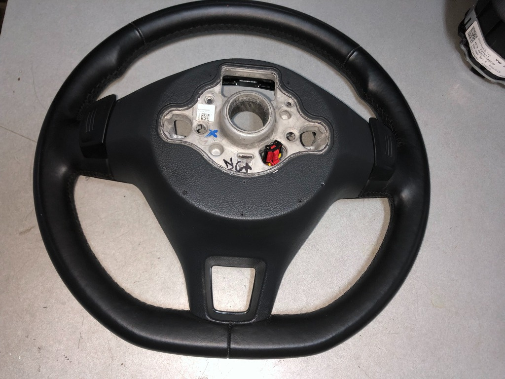 Volan din piele cu padele VW Passat B8 c