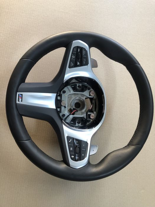 Volan M Bmw seria 5 G30/G31 nou. Model cu vibratii