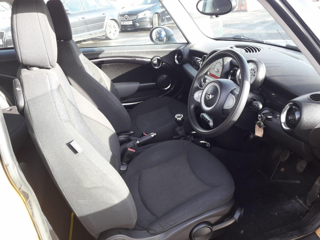 Volan Mini Cooper 2009 hatchback 1.4