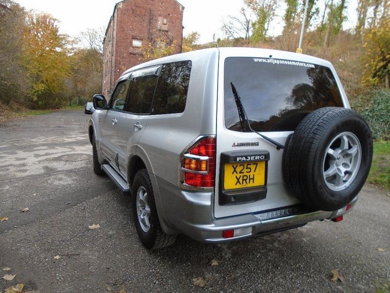 Volan Mitsubishi Pajero 2005 Suv 3,2 did