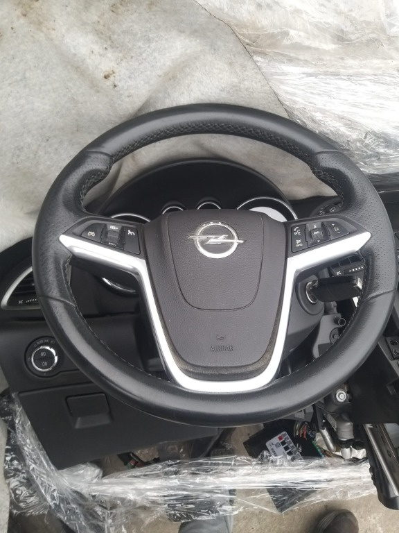 Volan pentru Opel Astra J din 2011