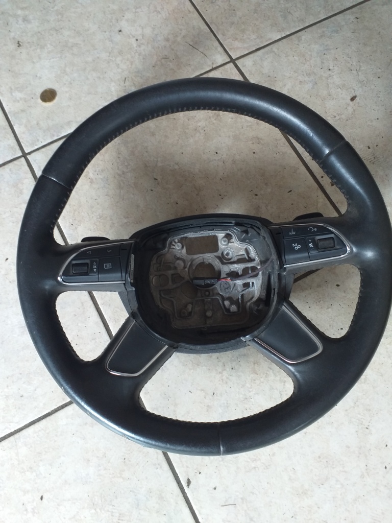 Volan piele cu comenzi si padele audi a5 an fabricatie 2013