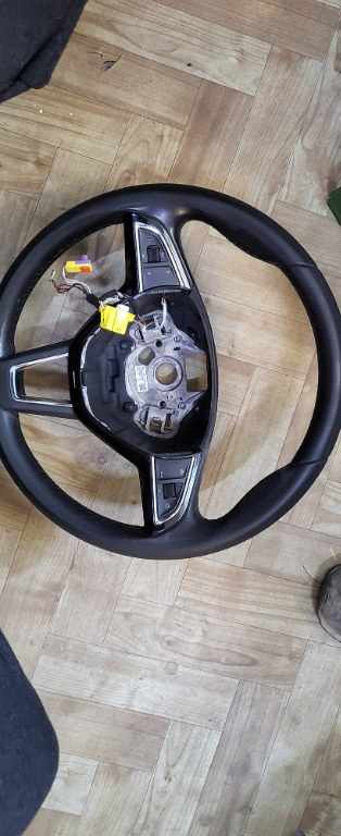 VOLAN PIELE CU COMENZI SKODA FABIA 2016 COD 5e0419091bq