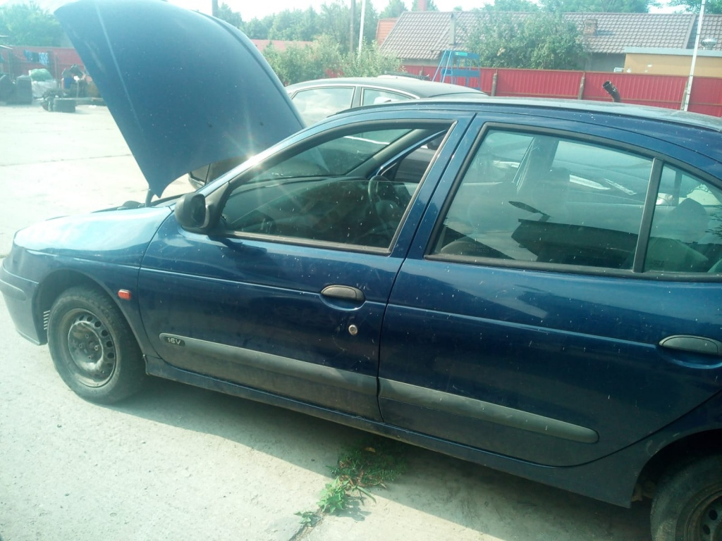 Volan Renault Megane 2002 hatchback 1.4 