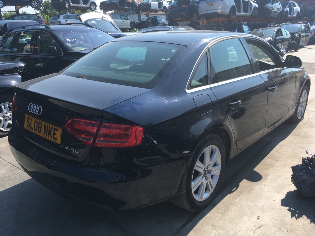 Volanta Audi A4 B8 2008 berlina 2.0 tdi
