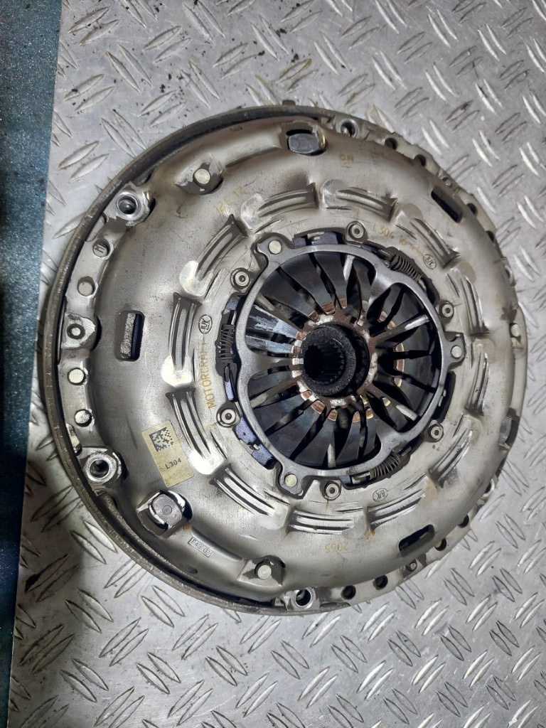 Volanta cu Kit ambreiaj Mazda CX-7 Mazda 6 cod mot