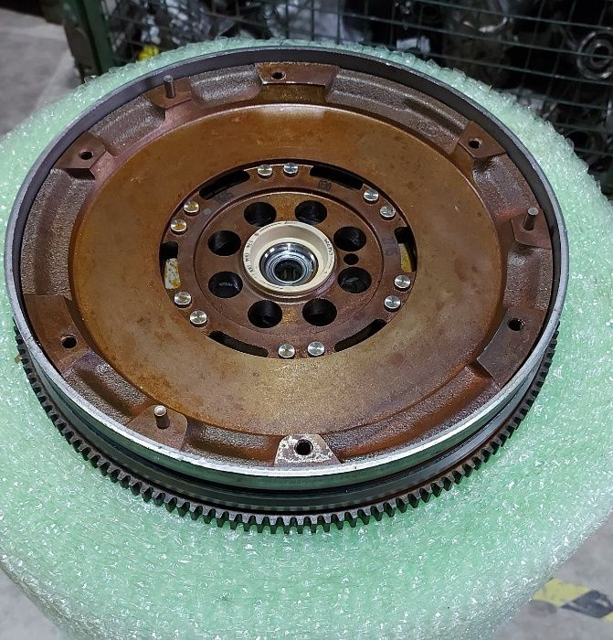 Volanta LuK pentru Mercedes W124 W210 W202 250D