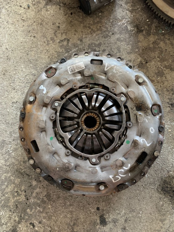 Volanta Masa Dubla 04L141015E Volkswagen passat b7