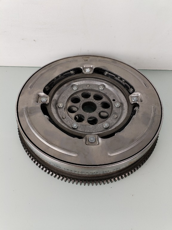 Volanta masa dubla cutie automata BMW Seria 1 F40 B38A15 21205A40868 13103810