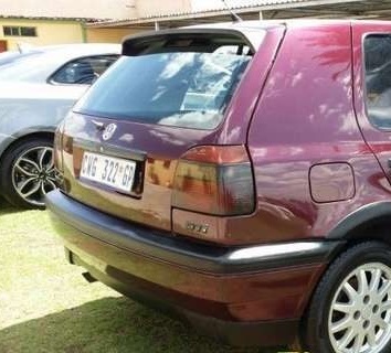 Volkswagen Golf 1.8 din 1995 dezmembrez