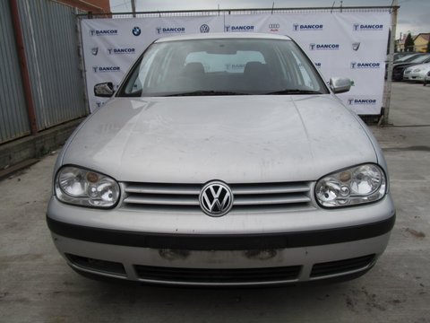 Volkswagen Golf IV din 1999
