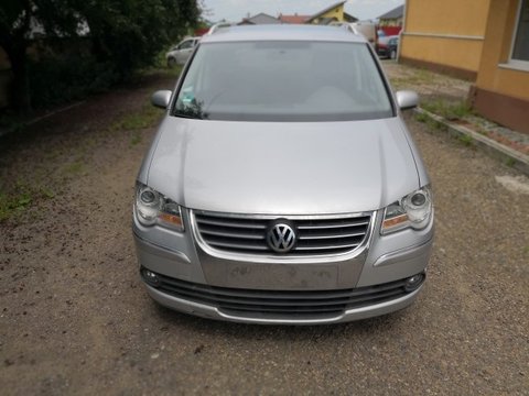 Volkswagen Touran (2008) 1.4 140 CP Benzina