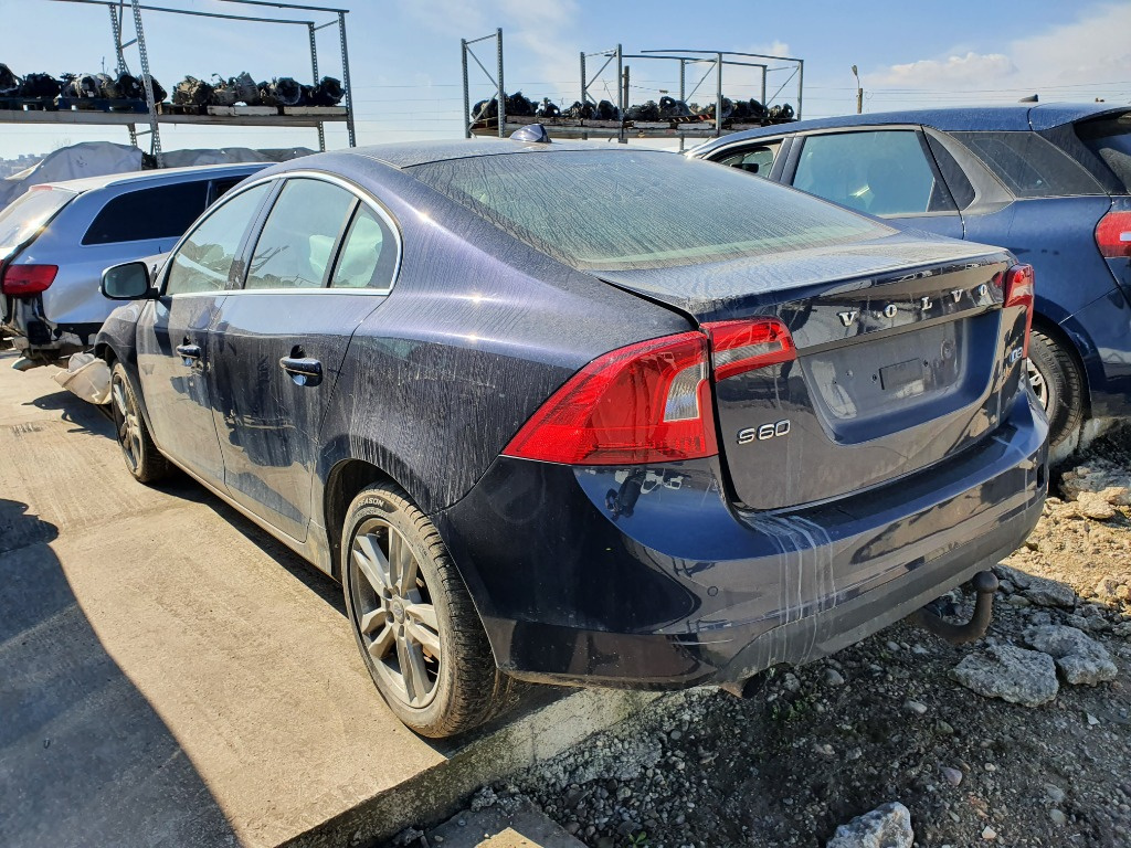 Volvo S60-D3 sedan anul 2011 euro, 5 motor 2l