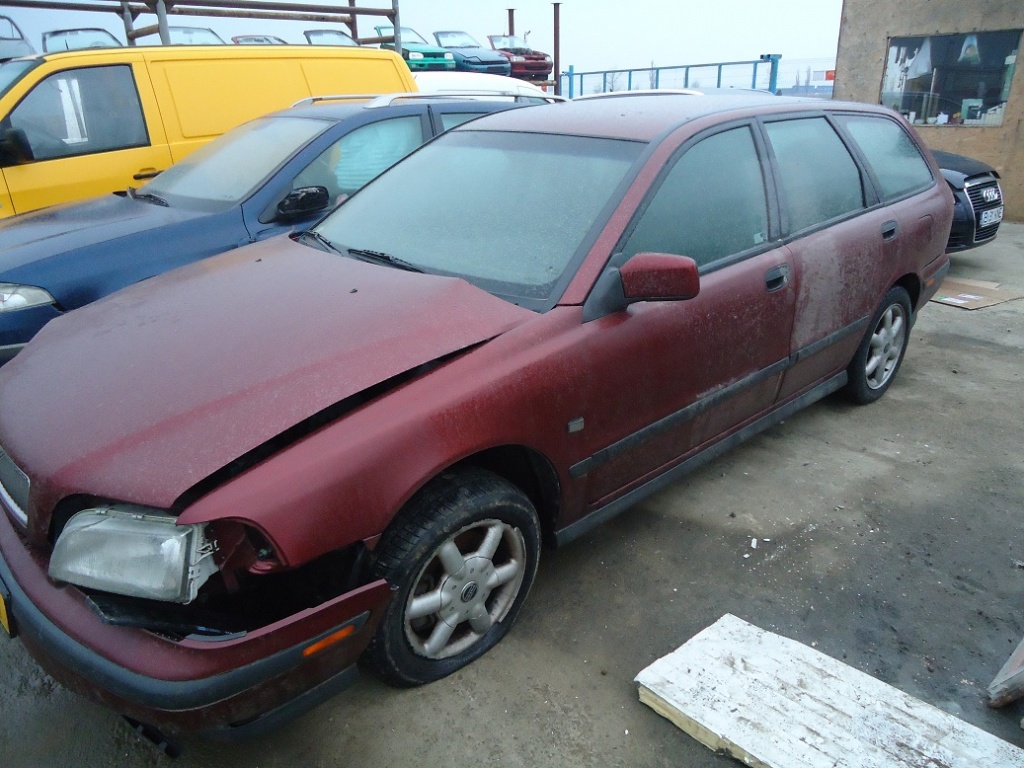 Volvo V40 din 1997-2000, 1.8 B