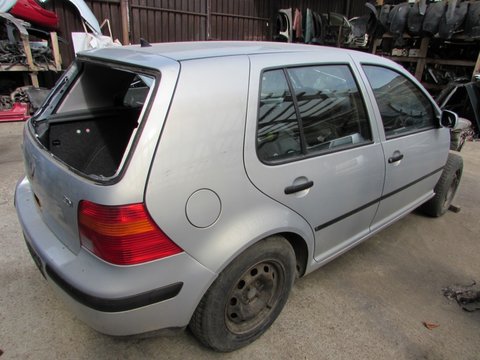 VW Golf IV (1J1) hatchback model 1997-2005 elemente de caroserie si interior