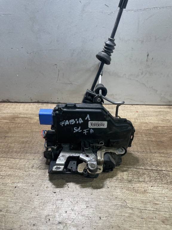 YALA INCUIETOARE USA STANGA FATA SKODA FABIA 1